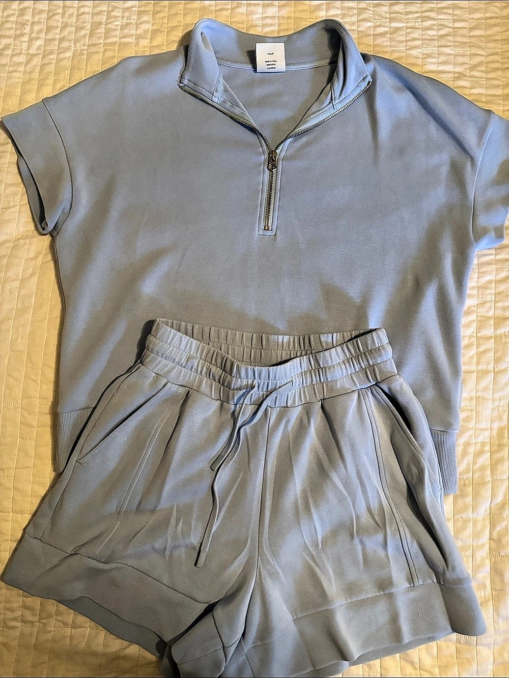 Varley Ritchie Short Sleeve Sweatshirt and High Rise Short 4.5 Blue Small Like